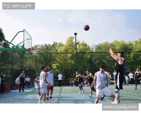 赛后分析：西安篮球队与北京篮球队在比赛中的战术灵活性对比