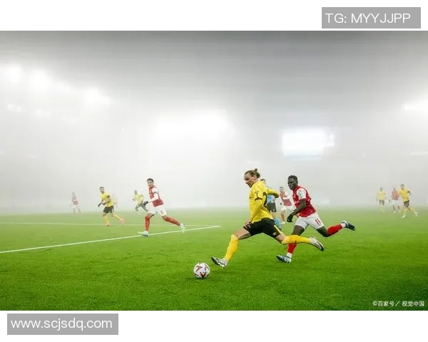 重庆足球队的耐力挑战与发展探讨聚焦球队未来的竞技状态与训练策略 重庆足球队的耐力挑战与发展探讨聚焦球队未来的竞技状态与训练策略