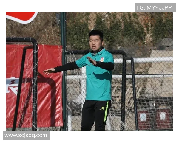 陈军独家分享足球心得与技巧助你提升球技与战术理解 陈军独家分享足球心得与技巧助你提升球技与战术理解